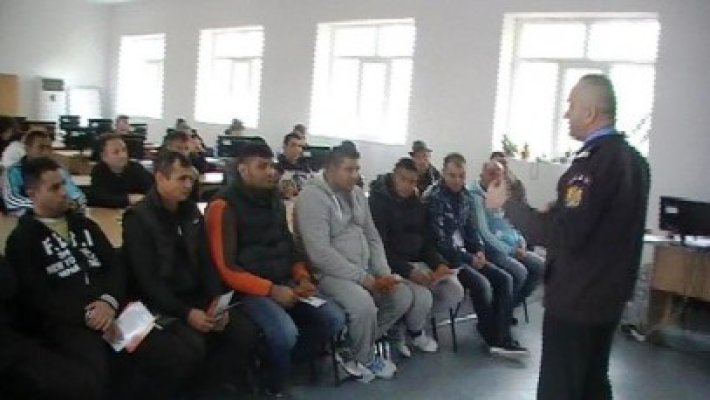 Deţinuţii Penitenciarului Poarta Albă, învăţaţi cum să reacţioneze în caz de cutremur